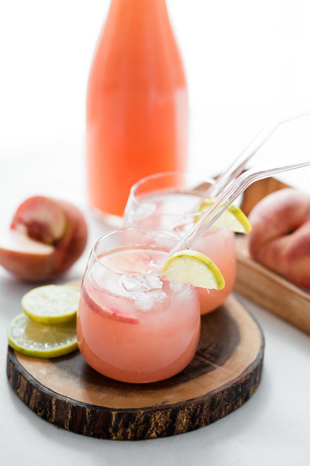 How to Make Peach Lemonade (+ Flavor Variations) - Alphafoodie