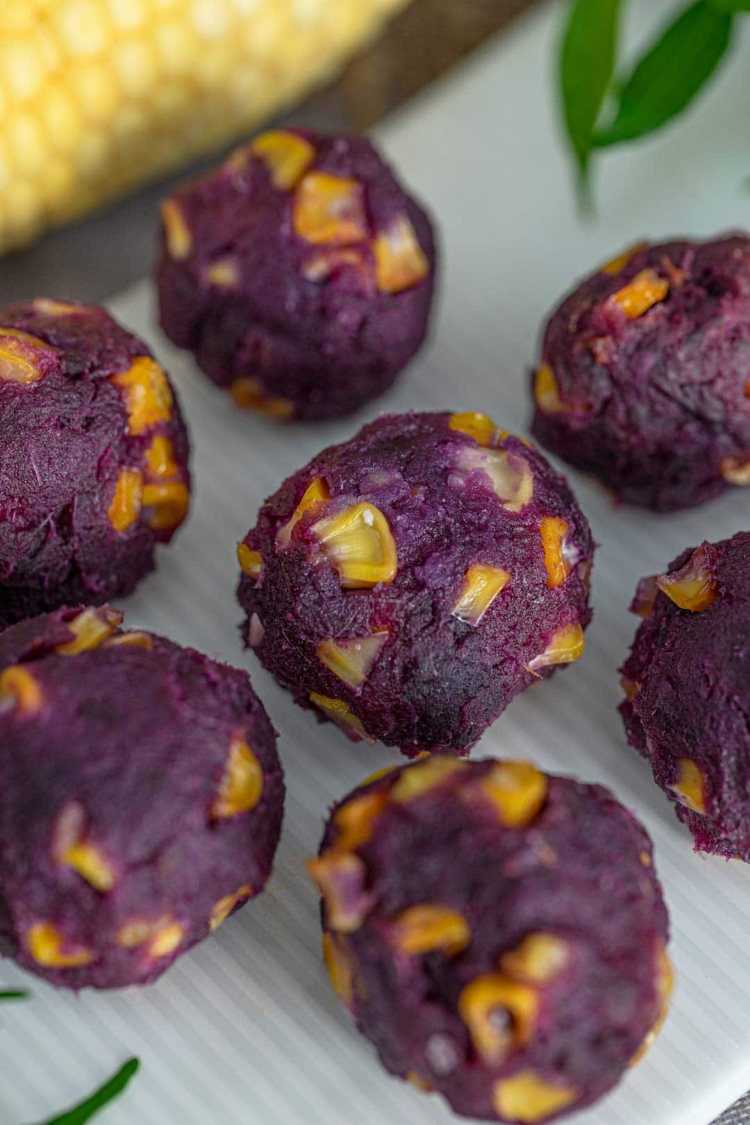 purple sweet potato balls - khanom mantip