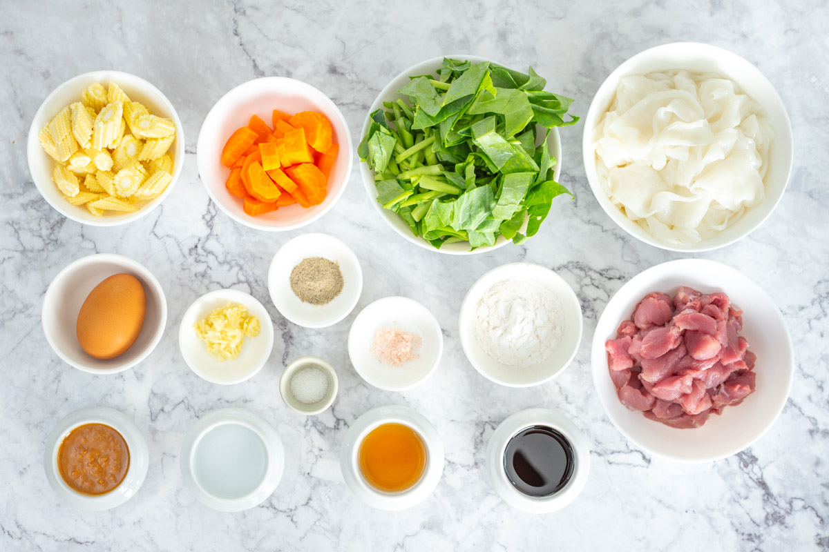 ingredients for making rad na or Thai rice noodles with gravy